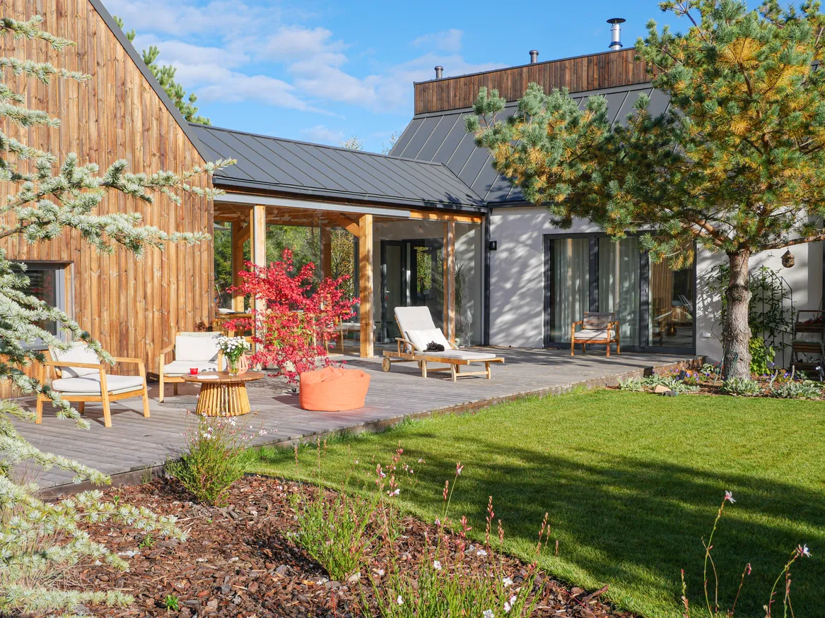 Główny taras wypoczynkowy jesienią.