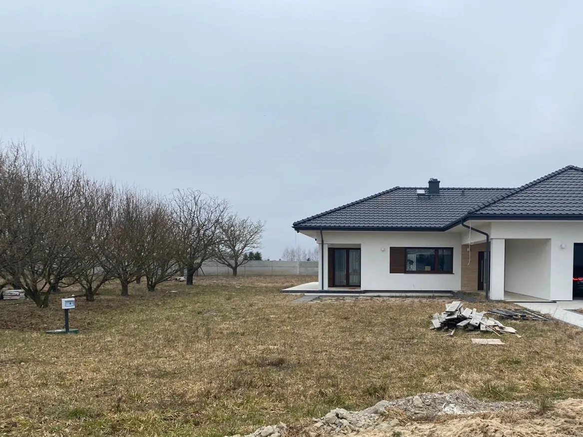 Widok na ogród przed realizacją.