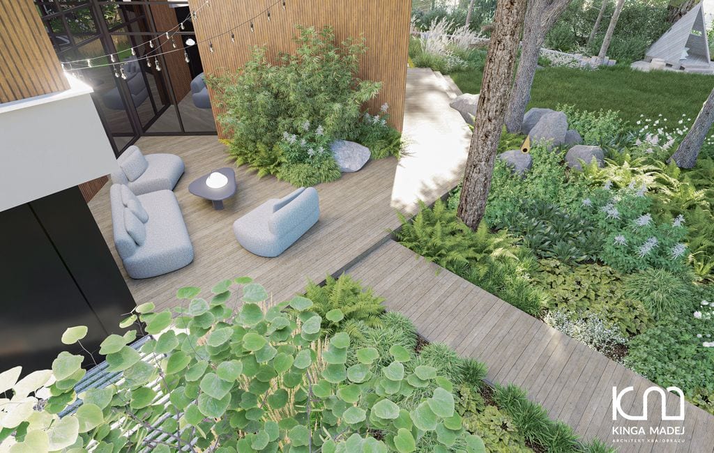 Tylny taras wypoczynkowy z wygodnymi meblami